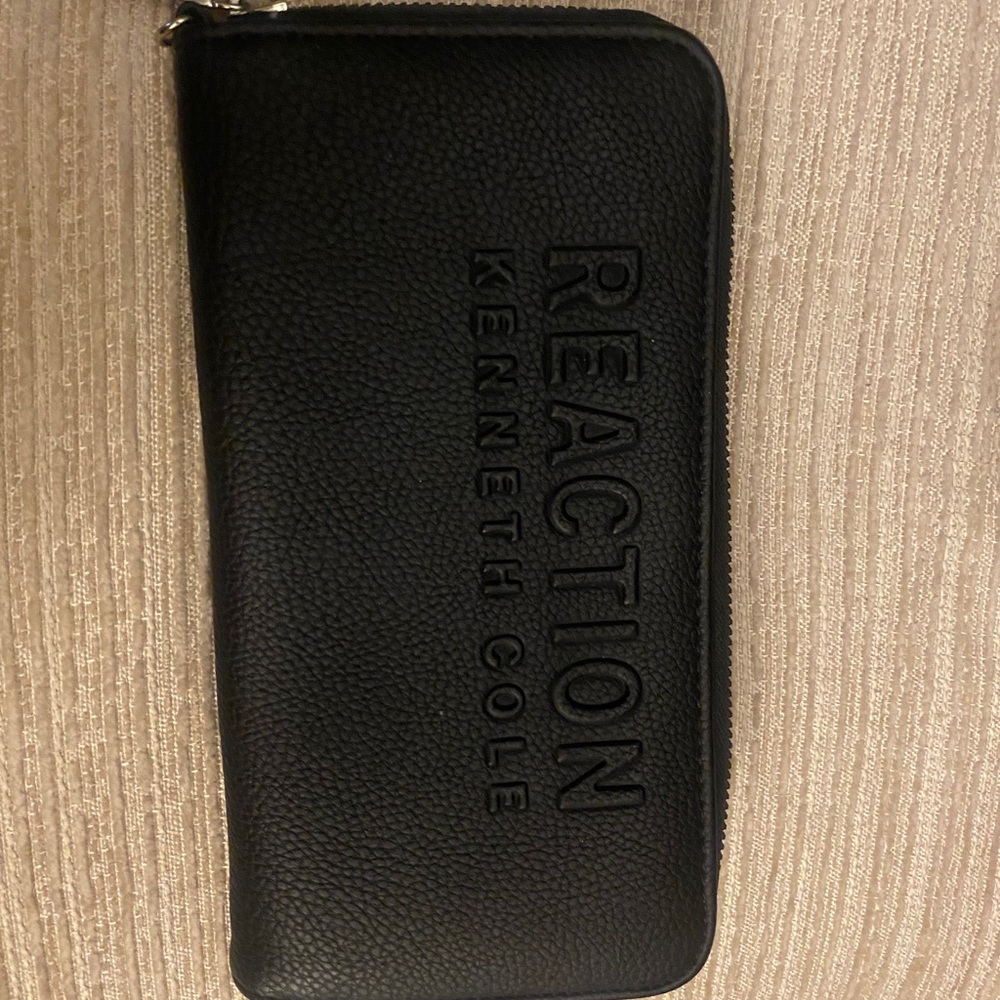 Kenneth Cole Black Large Wallet